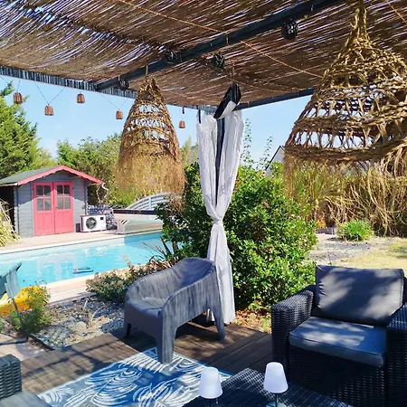 Maison De Charme Avec Piscine En Partage * Saint-Jean-des-Mauvrets