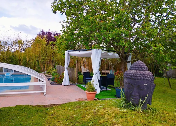 Maison De Charme Avec Piscine En Partage Saint-Jean-des-Mauvrets
